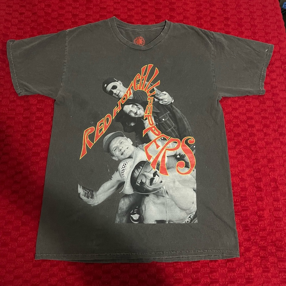 2022 Red Hot Chili Peppers Unlimited Love T-Shirt Medium World Tour Concert
